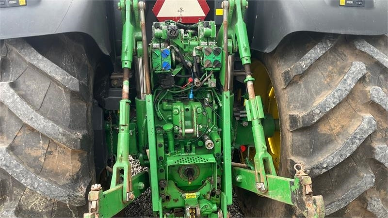 John Deere 6170R AutoPower med frontlift - Traktor: slika John Deere 6170R AutoPower med frontlift - Traktor John Deere 6170R AutoPower med frontlift - Traktor: slika John Deere 6170R AutoPower med frontlift - Traktor