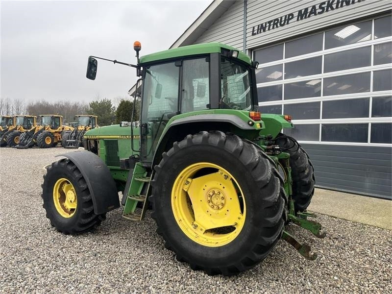 John Deere 6800 Med frontlift. - Traktor: slika John Deere 6800 Med frontlift. - Traktor John Deere 6800 Med frontlift. - Traktor: slika John Deere 6800 Med frontlift. - Traktor