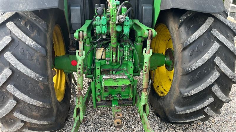 John Deere 6910 Auto Quad II-TLS Med frontlæsser - Traktor: slika John Deere 6910 Auto Quad II-TLS Med frontlæsser - Traktor John Deere 6910 Auto Quad II-TLS Med frontlæsser - Traktor: slika John Deere 6910 Auto Quad II-TLS Med frontlæsser - Traktor