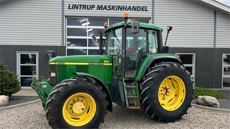 John Deere 6910 TLS, AutoQurd, Hjørnestops computer og frontl - Traktor: slika John Deere 6910 TLS, AutoQurd, Hjørnestops computer og frontl - Traktor John Deere 6910 TLS, AutoQurd, Hjørnestops computer og frontl - Traktor: slika John Deere 6910 TLS, AutoQurd, Hjørnestops computer og frontl - Traktor