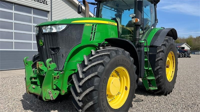 John Deere 7280R Næsten nye dæk, Autopower og frontlift samt - Traktor: slika John Deere 7280R Næsten nye dæk, Autopower og frontlift samt - Traktor John Deere 7280R Næsten nye dæk, Autopower og frontlift samt - Traktor: slika John Deere 7280R Næsten nye dæk, Autopower og frontlift samt - Traktor
