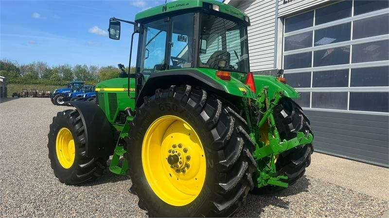 John Deere 7710 8.1L motor, store hjul og frontlift. En ejere - Traktor: slika John Deere 7710 8.1L motor, store hjul og frontlift. En ejere - Traktor John Deere 7710 8.1L motor, store hjul og frontlift. En ejere - Traktor: slika John Deere 7710 8.1L motor, store hjul og frontlift. En ejere - Traktor