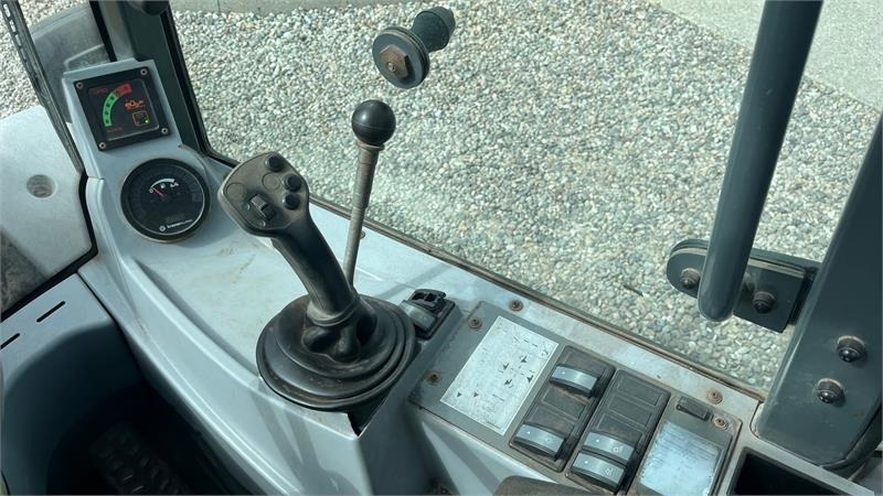 Kramer 750T Allrad med pallegafler og adabter. Med telesk - Teleskopski rukovatelj: slika Kramer 750T Allrad med pallegafler og adabter. Med telesk - Teleskopski rukovatelj Kramer 750T Allrad med pallegafler og adabter. Med telesk - Teleskopski rukovatelj: slika Kramer 750T Allrad med pallegafler og adabter. Med telesk - Teleskopski rukovatelj