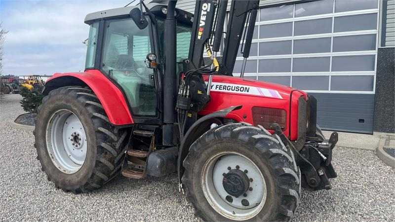 Traktor Massey Ferguson 6480 Dyna 4 Med frontlift og frontlæsser: slika Traktor Massey Ferguson 6480 Dyna 4 Med frontlift og frontlæsser