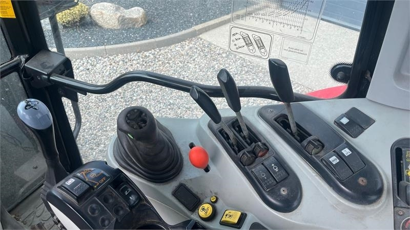 Traktor Massey Ferguson 6480 Dyna 4 Med frontlift og frontlæsser: slika Traktor Massey Ferguson 6480 Dyna 4 Med frontlift og frontlæsser