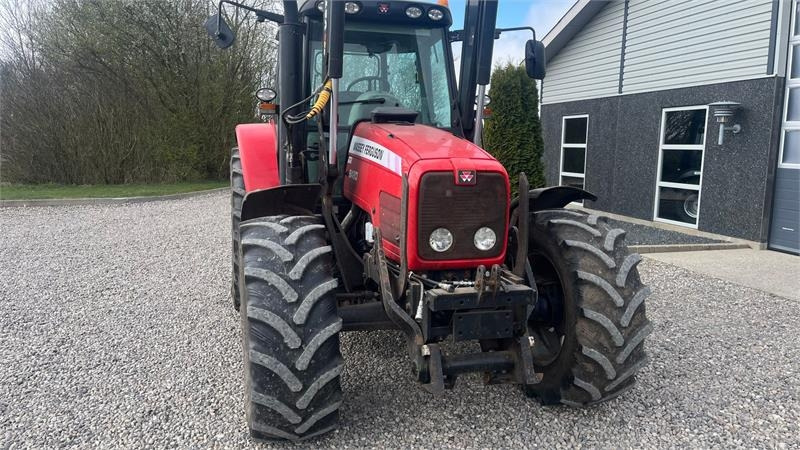 Traktor Massey Ferguson 6480 Dyna 4 Med frontlift og frontlæsser: slika Traktor Massey Ferguson 6480 Dyna 4 Med frontlift og frontlæsser