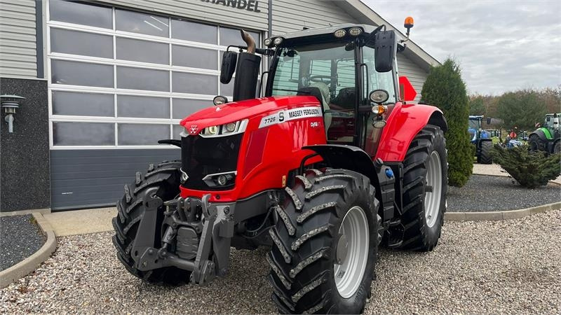 Massey Ferguson 7726 S DynaVT Med frontlift - Traktor: slika Massey Ferguson 7726 S DynaVT Med frontlift - Traktor Massey Ferguson 7726 S DynaVT Med frontlift - Traktor: slika Massey Ferguson 7726 S DynaVT Med frontlift - Traktor