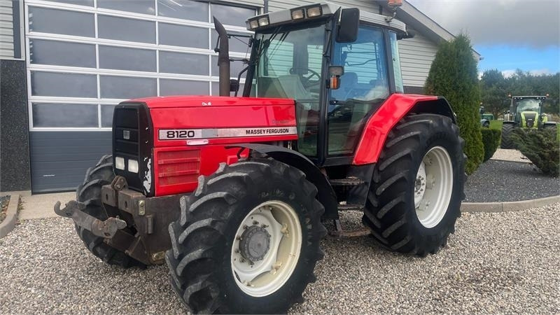 Massey Ferguson 8120 DYNA 4 Med frontlift - Traktor: slika Massey Ferguson 8120 DYNA 4 Med frontlift - Traktor Massey Ferguson 8120 DYNA 4 Med frontlift - Traktor: slika Massey Ferguson 8120 DYNA 4 Med frontlift - Traktor
