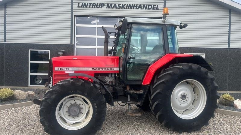Massey Ferguson 8120 DYNA 4 Med frontlift - Traktor: slika Massey Ferguson 8120 DYNA 4 Med frontlift - Traktor Massey Ferguson 8120 DYNA 4 Med frontlift - Traktor: slika Massey Ferguson 8120 DYNA 4 Med frontlift - Traktor