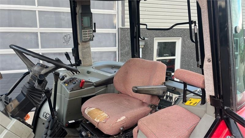 Massey Ferguson 8140 Dyna Shift - Traktor: slika Massey Ferguson 8140 Dyna Shift - Traktor Massey Ferguson 8140 Dyna Shift - Traktor: slika Massey Ferguson 8140 Dyna Shift - Traktor