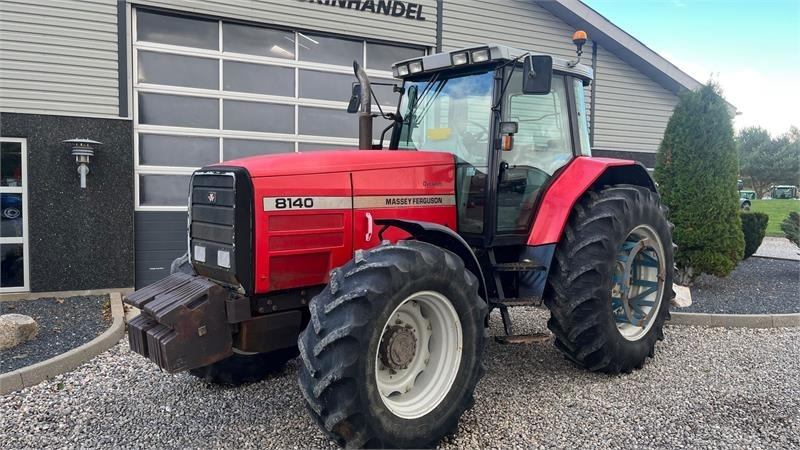Massey Ferguson 8140 Dyna Shift - Traktor: slika Massey Ferguson 8140 Dyna Shift - Traktor Massey Ferguson 8140 Dyna Shift - Traktor: slika Massey Ferguson 8140 Dyna Shift - Traktor