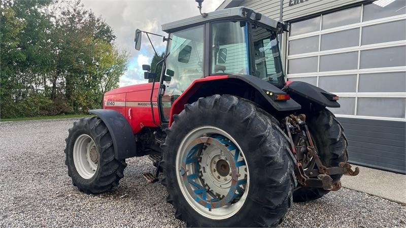 Massey Ferguson 8140 Dyna Shift - Traktor: slika Massey Ferguson 8140 Dyna Shift - Traktor Massey Ferguson 8140 Dyna Shift - Traktor: slika Massey Ferguson 8140 Dyna Shift - Traktor