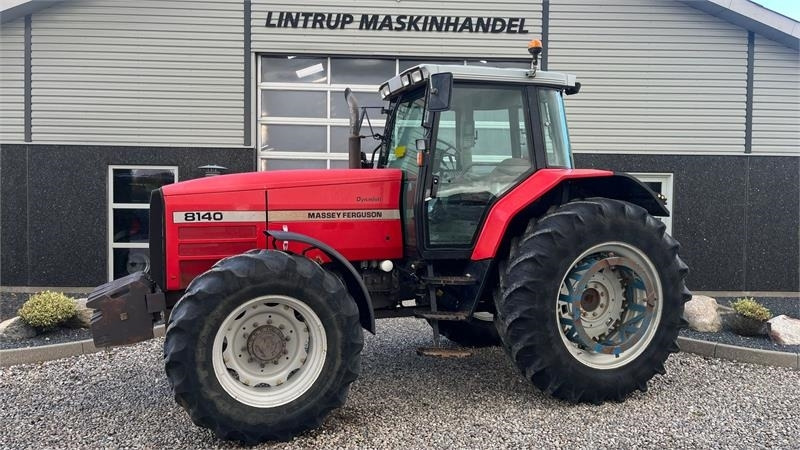 Massey Ferguson 8140 Dyna Shift - Traktor: slika Massey Ferguson 8140 Dyna Shift - Traktor Massey Ferguson 8140 Dyna Shift - Traktor: slika Massey Ferguson 8140 Dyna Shift - Traktor