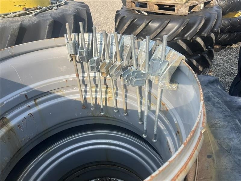 Michelin 20.8R38 Sølv med ring og 8 MD+ låse - Guma za Poljoprivredni strojevi: slika Michelin 20.8R38 Sølv med ring og 8 MD+ låse - Guma za Poljoprivredni strojevi Michelin 20.8R38 Sølv med ring og 8 MD+ låse - Guma za Poljoprivredni strojevi: slika Michelin 20.8R38 Sølv med ring og 8 MD+ låse - Guma za Poljoprivredni strojevi