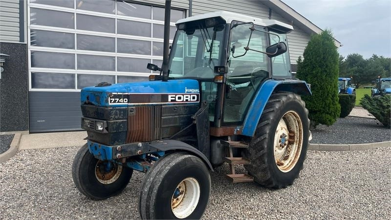 New Holland 7740 SLE Turbo Handy 2wd traktor - Traktor: slika New Holland 7740 SLE Turbo Handy 2wd traktor - Traktor New Holland 7740 SLE Turbo Handy 2wd traktor - Traktor: slika New Holland 7740 SLE Turbo Handy 2wd traktor - Traktor