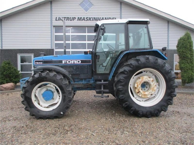 New Holland 7840 SLE, med rigtig god dæk montering og knap på - Traktor: slika New Holland 7840 SLE, med rigtig god dæk montering og knap på - Traktor New Holland 7840 SLE, med rigtig god dæk montering og knap på - Traktor: slika New Holland 7840 SLE, med rigtig god dæk montering og knap på - Traktor