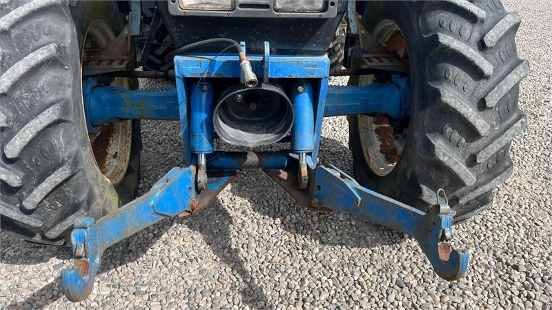 New Holland 8240 SLE Med frontlift og frontPTO - Traktor: slika New Holland 8240 SLE Med frontlift og frontPTO - Traktor New Holland 8240 SLE Med frontlift og frontPTO - Traktor: slika New Holland 8240 SLE Med frontlift og frontPTO - Traktor