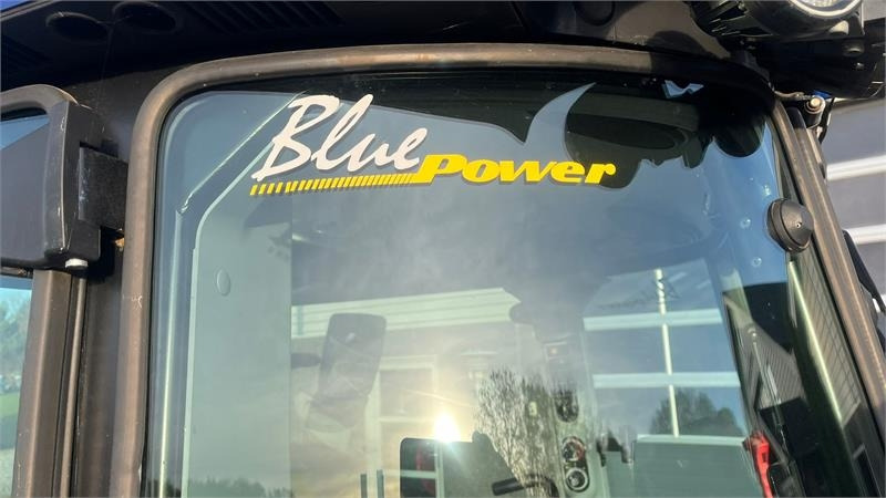 New Holland T5.100 Blue Power udstyrs model, med brede hjul, f - Traktor: slika New Holland T5.100 Blue Power udstyrs model, med brede hjul, f - Traktor New Holland T5.100 Blue Power udstyrs model, med brede hjul, f - Traktor: slika New Holland T5.100 Blue Power udstyrs model, med brede hjul, f - Traktor