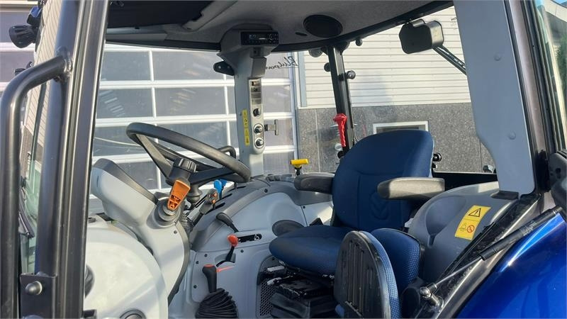 New Holland T5.100 Blue Power udstyrs model, med brede hjul, f - Traktor: slika New Holland T5.100 Blue Power udstyrs model, med brede hjul, f - Traktor New Holland T5.100 Blue Power udstyrs model, med brede hjul, f - Traktor: slika New Holland T5.100 Blue Power udstyrs model, med brede hjul, f - Traktor