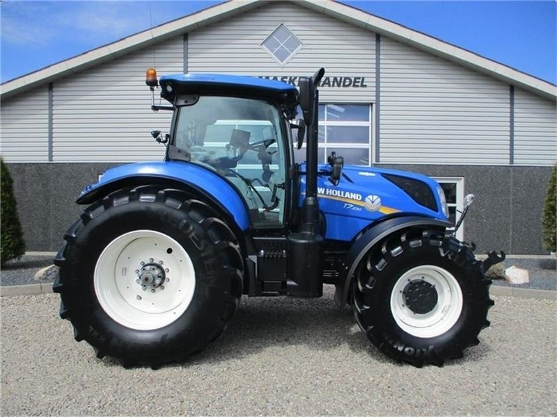 New Holland T7.230 AutoCommand, meget velholdt traktor - Traktor: slika New Holland T7.230 AutoCommand, meget velholdt traktor - Traktor New Holland T7.230 AutoCommand, meget velholdt traktor - Traktor: slika New Holland T7.230 AutoCommand, meget velholdt traktor - Traktor