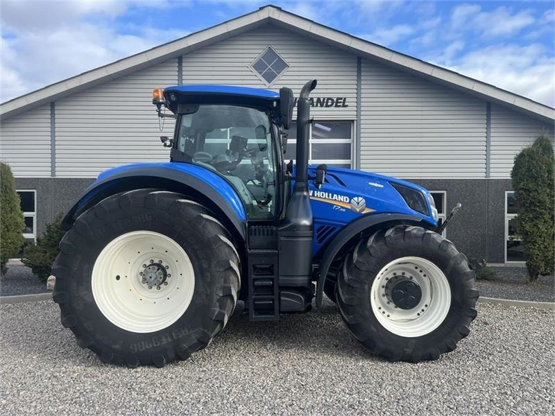 New Holland T7.315 HD med frontlift og front PTO, samt NYE 650 - Traktor: slika New Holland T7.315 HD med frontlift og front PTO, samt NYE 650 - Traktor New Holland T7.315 HD med frontlift og front PTO, samt NYE 650 - Traktor: slika New Holland T7.315 HD med frontlift og front PTO, samt NYE 650 - Traktor