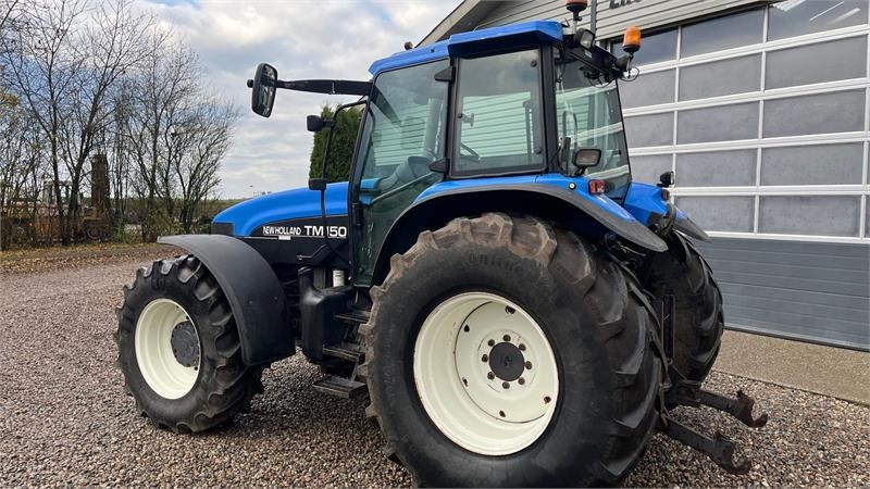 New Holland TM150 Med frontlift - Traktor: slika New Holland TM150 Med frontlift - Traktor New Holland TM150 Med frontlift - Traktor: slika New Holland TM150 Med frontlift - Traktor