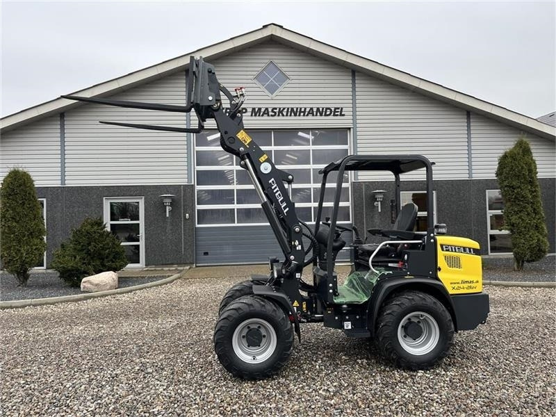 Zglobni utovarivač Pitbull X24-26V med lyspakke og 400mm hjulmontering.: slika Zglobni utovarivač Pitbull X24-26V med lyspakke og 400mm hjulmontering.