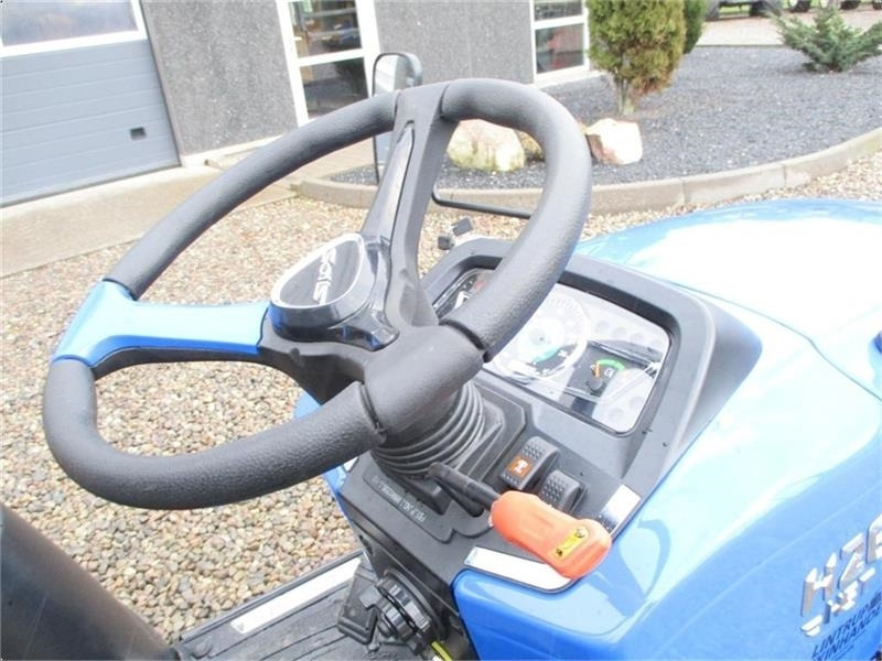 Traktor Solis 26 HST Hydrostat Turf hjul.: slika Traktor Solis 26 HST Hydrostat Turf hjul.
