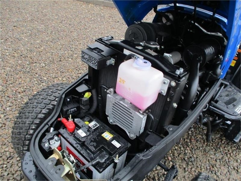 Traktor Solis 26 HST Hydrostat Turf hjul.: slika Traktor Solis 26 HST Hydrostat Turf hjul.