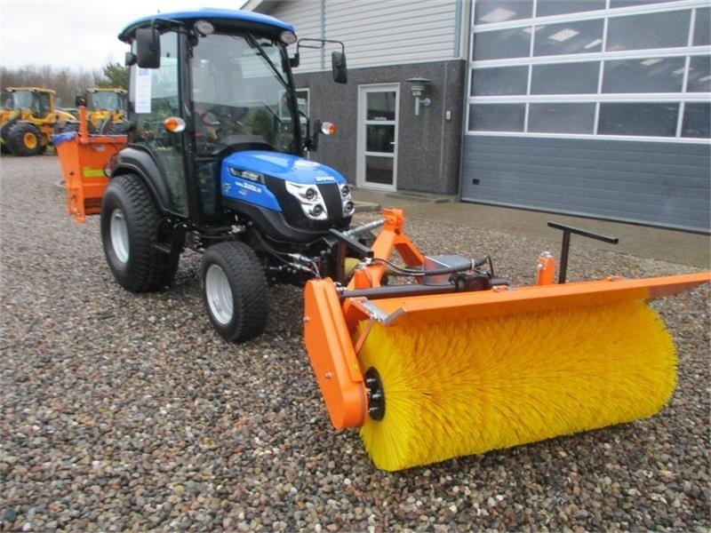 Traktor Solis 26 HST Snow Edition med frontlift, front PTO, Thyr: slika Traktor Solis 26 HST Snow Edition med frontlift, front PTO, Thyr