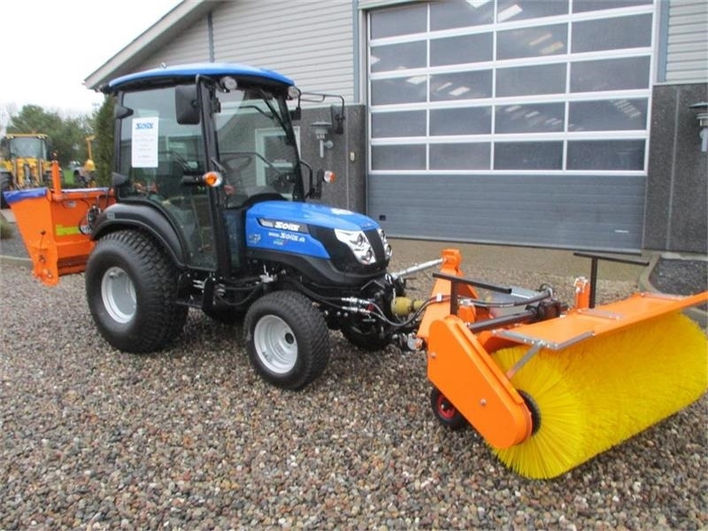 Traktor Solis 26 HST Snow Edition med frontlift, front PTO, Thyr: slika Traktor Solis 26 HST Snow Edition med frontlift, front PTO, Thyr