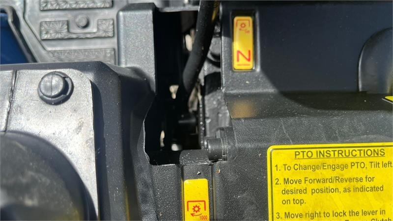 Solis S26 6+2 Gearmaskine med Servostyring og brede trak - Traktor: slika Solis S26 6+2 Gearmaskine med Servostyring og brede trak - Traktor Solis S26 6+2 Gearmaskine med Servostyring og brede trak - Traktor: slika Solis S26 6+2 Gearmaskine med Servostyring og brede trak - Traktor