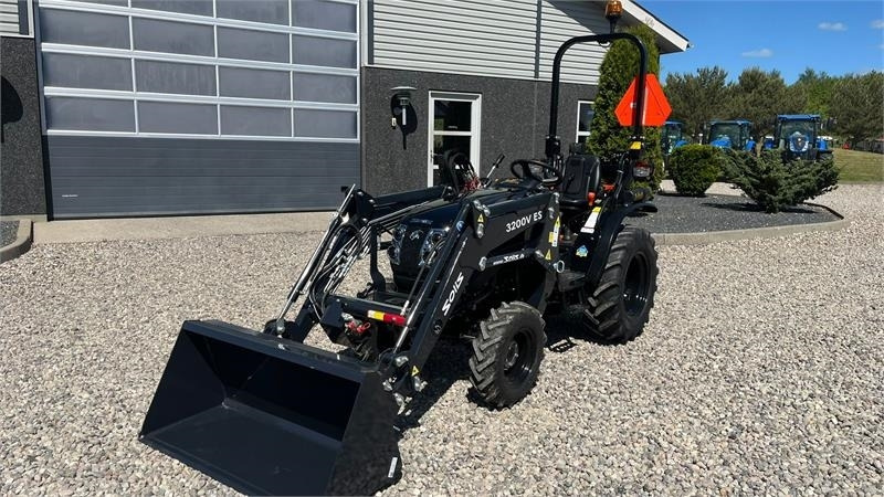 Solis S26 6+2 gearmaskine Limited Edition i sort med bre - Općinski traktor: slika Solis S26 6+2 gearmaskine Limited Edition i sort med bre - Općinski traktor Solis S26 6+2 gearmaskine Limited Edition i sort med bre - Općinski traktor: slika Solis S26 6+2 gearmaskine Limited Edition i sort med bre - Općinski traktor