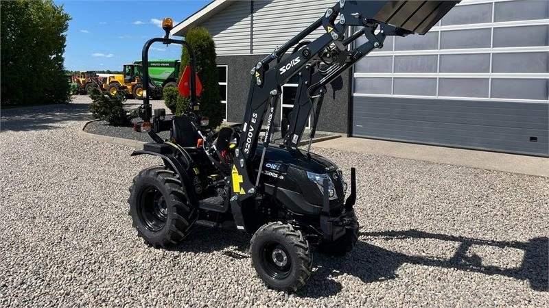 Solis S26 6+2 gearmaskine Limited Edition i sort med bre - Traktor: slika Solis S26 6+2 gearmaskine Limited Edition i sort med bre - Traktor Solis S26 6+2 gearmaskine Limited Edition i sort med bre - Traktor: slika Solis S26 6+2 gearmaskine Limited Edition i sort med bre - Traktor