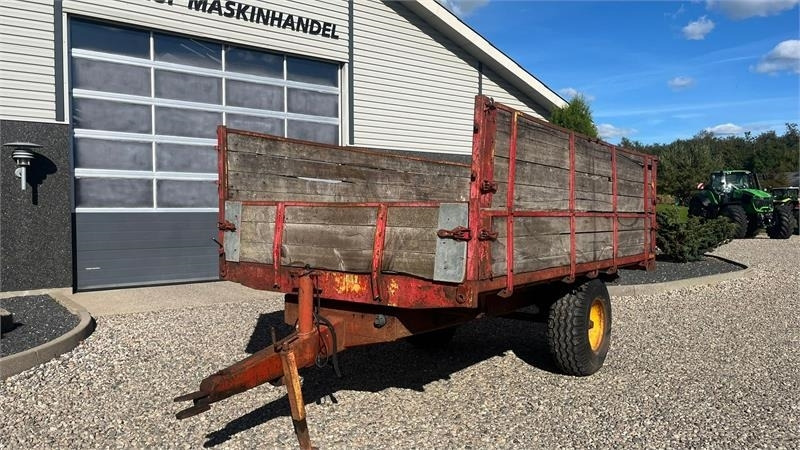 Tim trevejstip 5 ton - Nagibna prikolica za poljoprivredna gospodarstva/ Istovarivač: slika Tim trevejstip 5 ton - Nagibna prikolica za poljoprivredna gospodarstva/ Istovarivač Tim trevejstip 5 ton - Nagibna prikolica za poljoprivredna gospodarstva/ Istovarivač: slika Tim trevejstip 5 ton - Nagibna prikolica za poljoprivredna gospodarstva/ Istovarivač