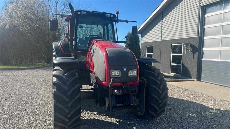 Traktor Valtra T171 Frontlift og fuld affjedring: slika Traktor Valtra T171 Frontlift og fuld affjedring