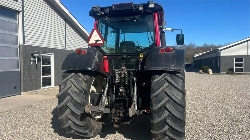 Traktor Valtra T171 Frontlift og fuld affjedring: slika Traktor Valtra T171 Frontlift og fuld affjedring