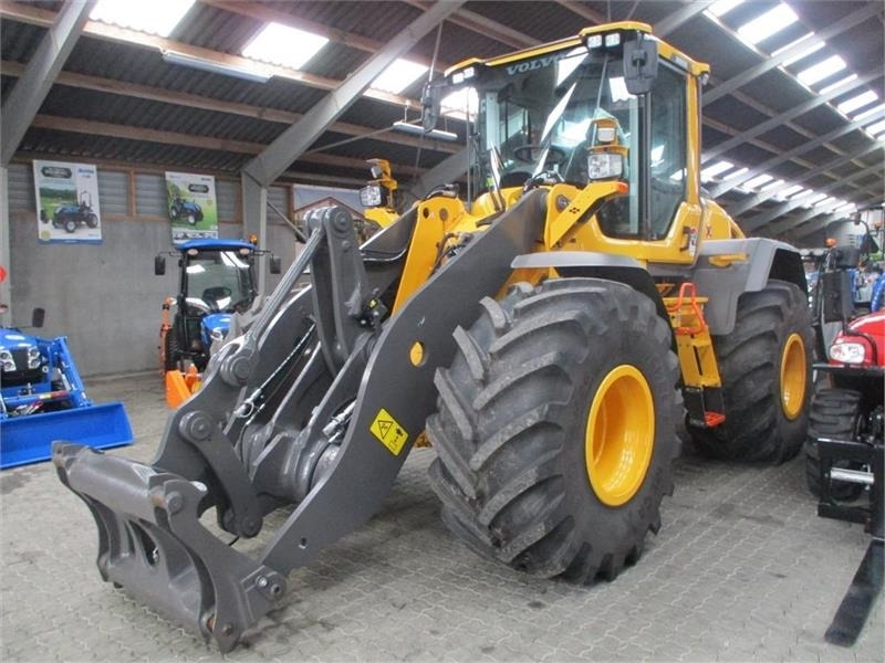 Volvo L 70 H H2 BEMÆRK MED GARANTI FRA VOLVO FREM TIL DE - Utovarivač na kotačima: slika Volvo L 70 H H2 BEMÆRK MED GARANTI FRA VOLVO FREM TIL DE - Utovarivač na kotačima Volvo L 70 H H2 BEMÆRK MED GARANTI FRA VOLVO FREM TIL DE - Utovarivač na kotačima: slika Volvo L 70 H H2 BEMÆRK MED GARANTI FRA VOLVO FREM TIL DE - Utovarivač na kotačima