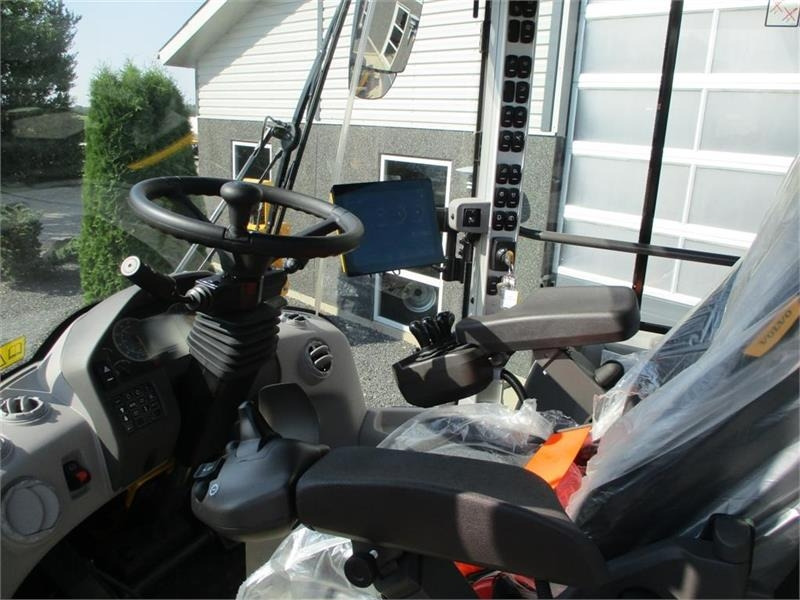 Volvo L 70 H H2 BEMÆRK MED GARANTI FRA VOLVO FREM TIL DE - Utovarivač na kotačima: slika Volvo L 70 H H2 BEMÆRK MED GARANTI FRA VOLVO FREM TIL DE - Utovarivač na kotačima Volvo L 70 H H2 BEMÆRK MED GARANTI FRA VOLVO FREM TIL DE - Utovarivač na kotačima: slika Volvo L 70 H H2 BEMÆRK MED GARANTI FRA VOLVO FREM TIL DE - Utovarivač na kotačima