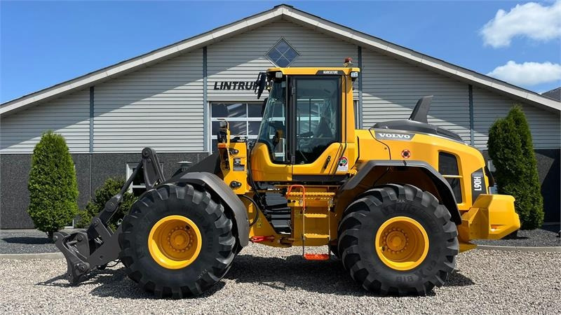 Volvo L90H H2 AGRICULTURE Dansk-maskine, Co-Pilot, LANG- - Utovarivač na kotačima: slika Volvo L90H H2 AGRICULTURE Dansk-maskine, Co-Pilot, LANG- - Utovarivač na kotačima Volvo L90H H2 AGRICULTURE Dansk-maskine, Co-Pilot, LANG- - Utovarivač na kotačima: slika Volvo L90H H2 AGRICULTURE Dansk-maskine, Co-Pilot, LANG- - Utovarivač na kotačima