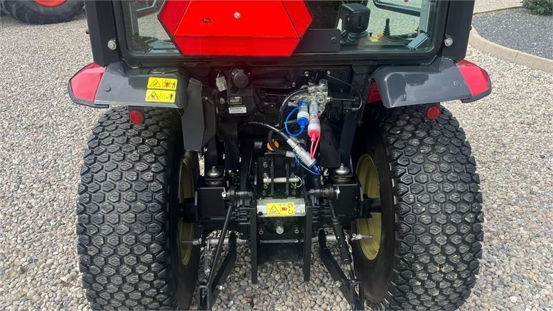 Yanmar YT 235H 4WD Snow Edition med sneplov og spreder - Traktor: slika Yanmar YT 235H 4WD Snow Edition med sneplov og spreder - Traktor Yanmar YT 235H 4WD Snow Edition med sneplov og spreder - Traktor: slika Yanmar YT 235H 4WD Snow Edition med sneplov og spreder - Traktor
