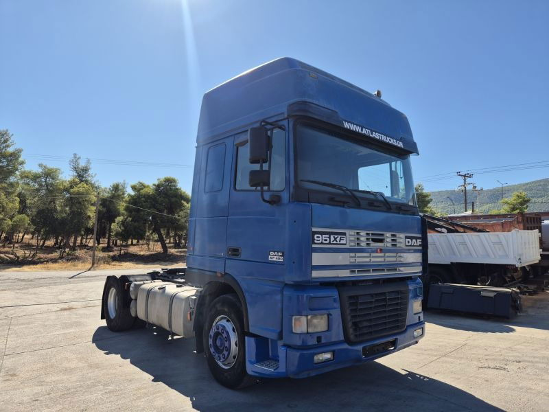 DAF XF 480 DAF XF.480 4X2 Super Space Intarder - Tegljač: slika DAF XF 480 DAF XF.480 4X2 Super Space Intarder - Tegljač DAF XF 480 DAF XF.480 4X2 Super Space Intarder - Tegljač: slika DAF XF 480 DAF XF.480 4X2 Super Space Intarder - Tegljač