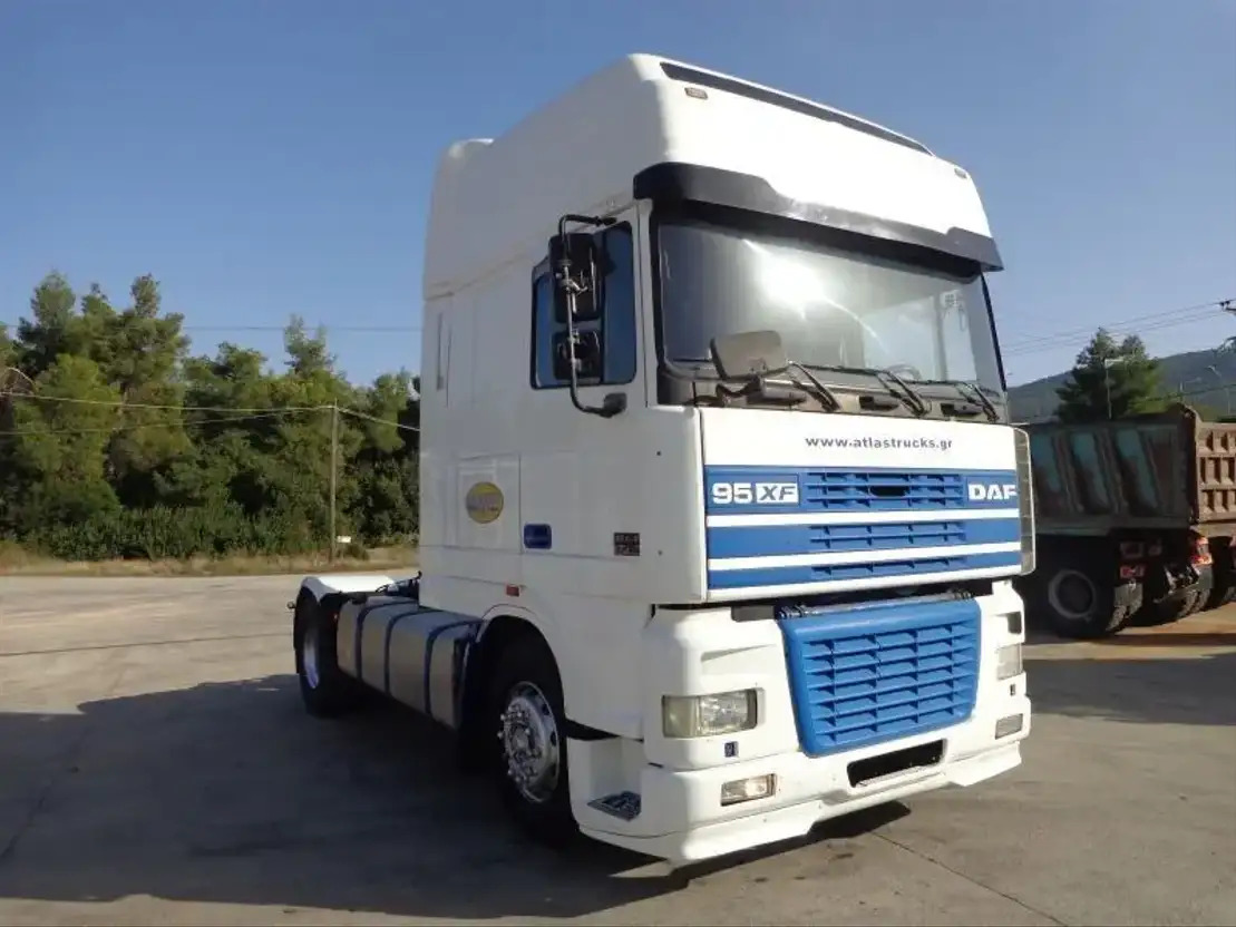 DAF XF 480 DAF XF.480 4X2 Super Space Intarder - Tegljač: slika DAF XF 480 DAF XF.480 4X2 Super Space Intarder - Tegljač DAF XF 480 DAF XF.480 4X2 Super Space Intarder - Tegljač: slika DAF XF 480 DAF XF.480 4X2 Super Space Intarder - Tegljač