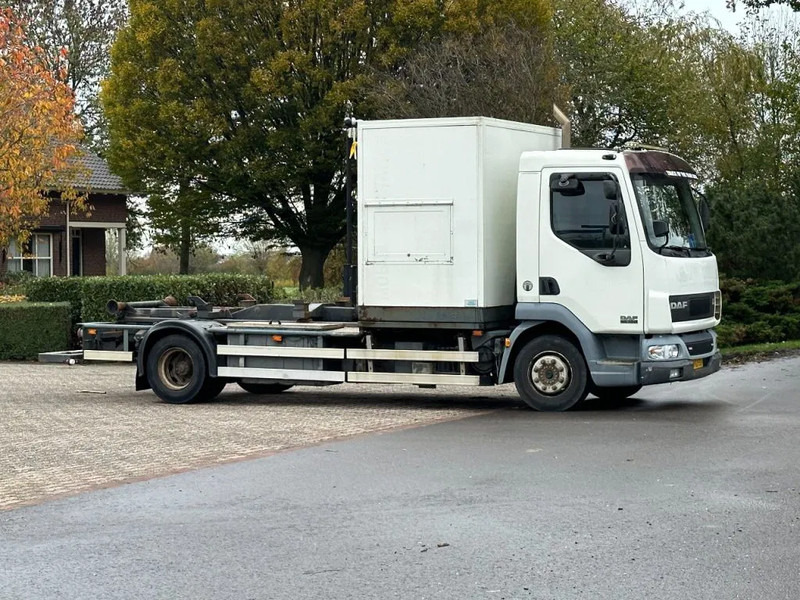 DAF LF 45 180!! HAAKARM/CONTAINER!!MOBILE WORKSHOP!! - Kamion s kukastom dizalicom: slika DAF LF 45 180!! HAAKARM/CONTAINER!!MOBILE WORKSHOP!! - Kamion s kukastom dizalicom DAF LF 45 180!! HAAKARM/CONTAINER!!MOBILE WORKSHOP!! - Kamion s kukastom dizalicom: slika DAF LF 45 180!! HAAKARM/CONTAINER!!MOBILE WORKSHOP!! - Kamion s kukastom dizalicom