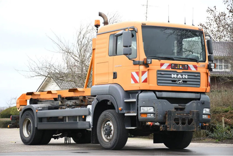 MAN TGA 18.350 4X4 BL HAAKARM/HOOKLIFT/ABROLLER!!KOMMUNAL!! - Kamion s kukastom dizalicom: slika MAN TGA 18.350 4X4 BL HAAKARM/HOOKLIFT/ABROLLER!!KOMMUNAL!! - Kamion s kukastom dizalicom MAN TGA 18.350 4X4 BL HAAKARM/HOOKLIFT/ABROLLER!!KOMMUNAL!! - Kamion s kukastom dizalicom: slika MAN TGA 18.350 4X4 BL HAAKARM/HOOKLIFT/ABROLLER!!KOMMUNAL!! - Kamion s kukastom dizalicom