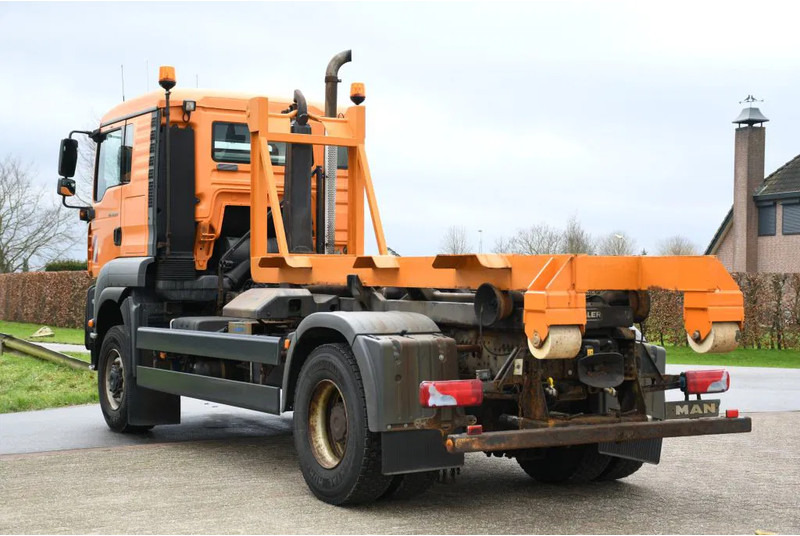 MAN TGA 18.350 4X4 BL HAAKARM/HOOKLIFT/ABROLLER!!KOMMUNAL!! - Kamion s kukastom dizalicom: slika MAN TGA 18.350 4X4 BL HAAKARM/HOOKLIFT/ABROLLER!!KOMMUNAL!! - Kamion s kukastom dizalicom MAN TGA 18.350 4X4 BL HAAKARM/HOOKLIFT/ABROLLER!!KOMMUNAL!! - Kamion s kukastom dizalicom: slika MAN TGA 18.350 4X4 BL HAAKARM/HOOKLIFT/ABROLLER!!KOMMUNAL!! - Kamion s kukastom dizalicom
