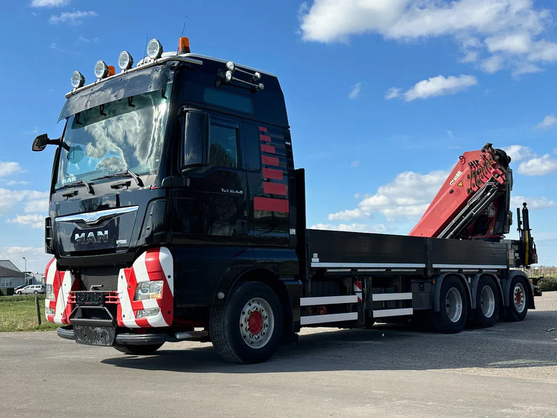 Interior photo 1: Kamion s kranom MAN TGX 35.480!!8x4 TRIPLE!!HIAB 62tm!!CRANE/GRUE!!EURO6!!