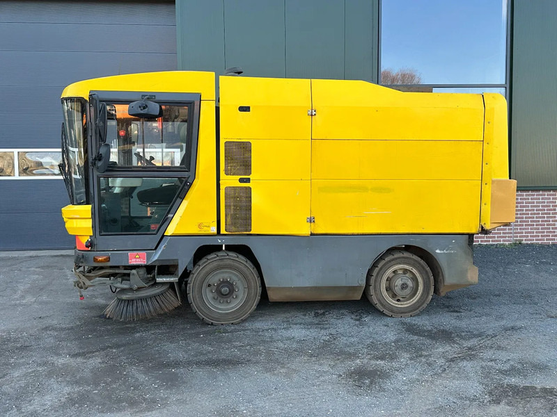 Ravo 530 VEEGMACHINE/SWEEPER!! - Cestovna čistilica: slika Ravo 530 VEEGMACHINE/SWEEPER!! - Cestovna čistilica Ravo 530 VEEGMACHINE/SWEEPER!! - Cestovna čistilica: slika Ravo 530 VEEGMACHINE/SWEEPER!! - Cestovna čistilica