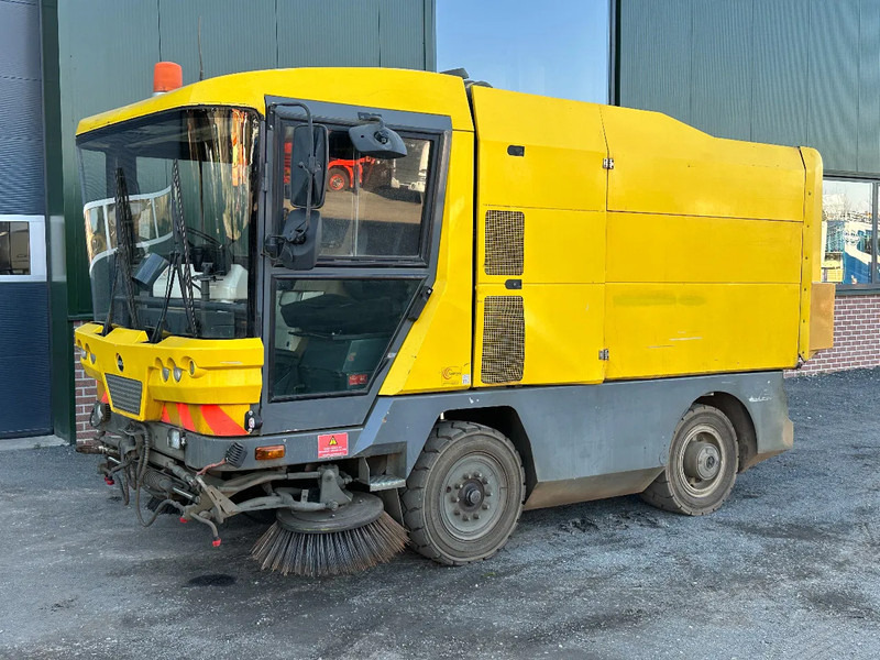 Ravo 530 VEEGMACHINE/SWEEPER!! - Cestovna čistilica: slika Ravo 530 VEEGMACHINE/SWEEPER!! - Cestovna čistilica Ravo 530 VEEGMACHINE/SWEEPER!! - Cestovna čistilica: slika Ravo 530 VEEGMACHINE/SWEEPER!! - Cestovna čistilica