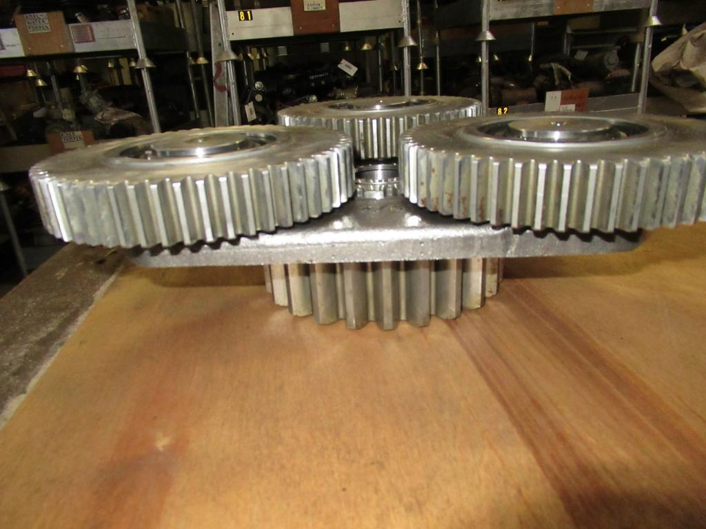 Bomag 05901319 - Reduktor pogona za Građevinski strojevi: slika Bomag 05901319 - Reduktor pogona za Građevinski strojevi Bomag 05901319 - Reduktor pogona za Građevinski strojevi: slika Bomag 05901319 - Reduktor pogona za Građevinski strojevi